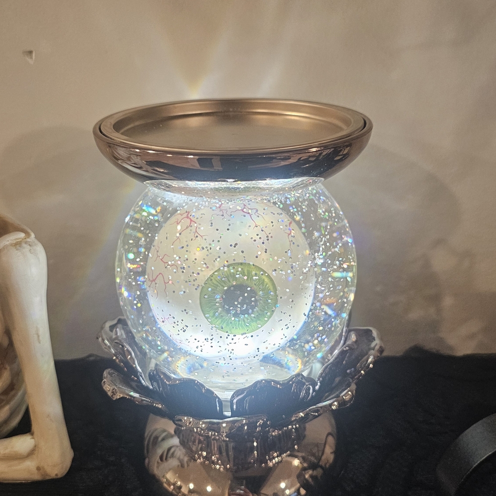 Glittering Eyeball Candle Holder